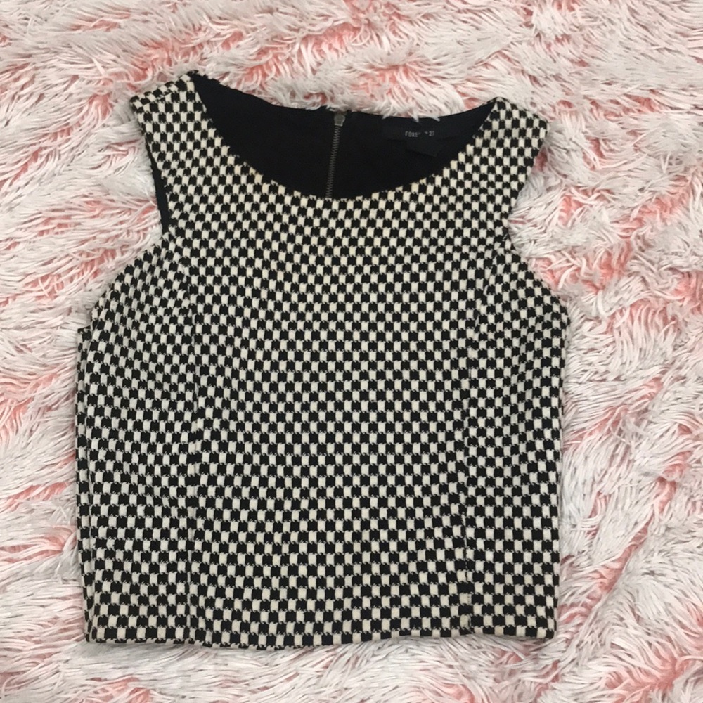 White and black printed crop top